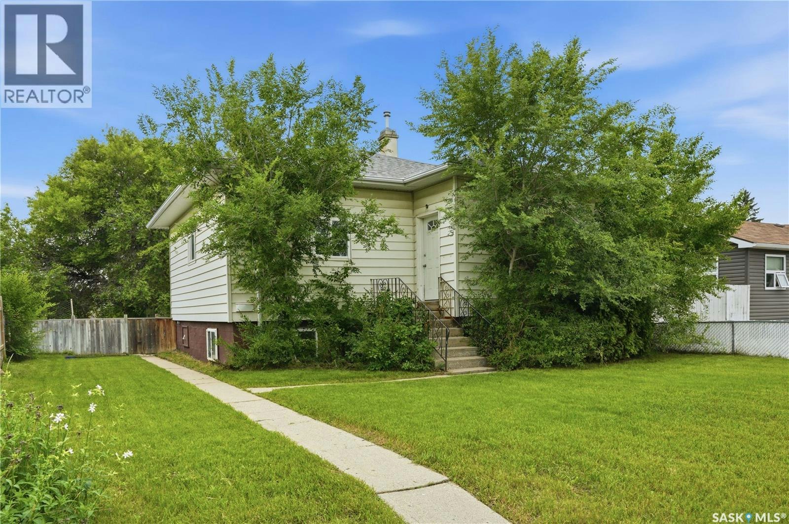 209 T Avenue N, Saskatoon, SK, S7L 3B1