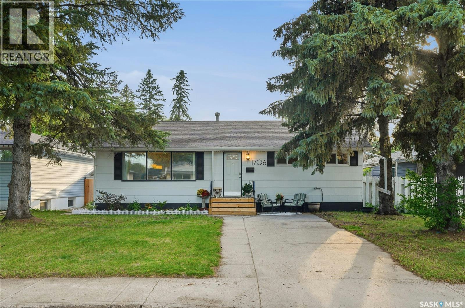 1706 Ewart Avenue, Saskatoon, SK, S7H 2L2