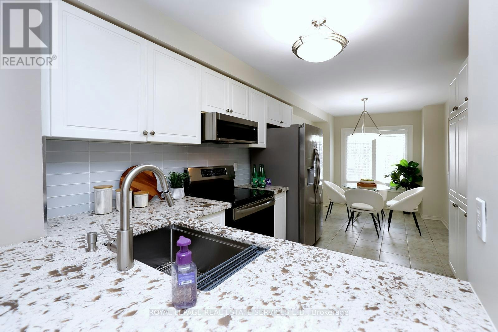 67-1575 South Parade Court, Mississauga, ON, L5M 6E9