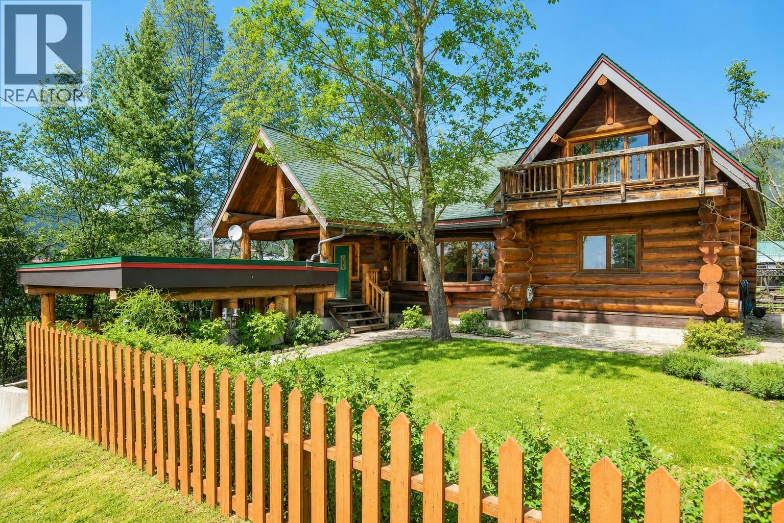 2266 Fifth Avenue, Rossland, BC, V0G 1Y0