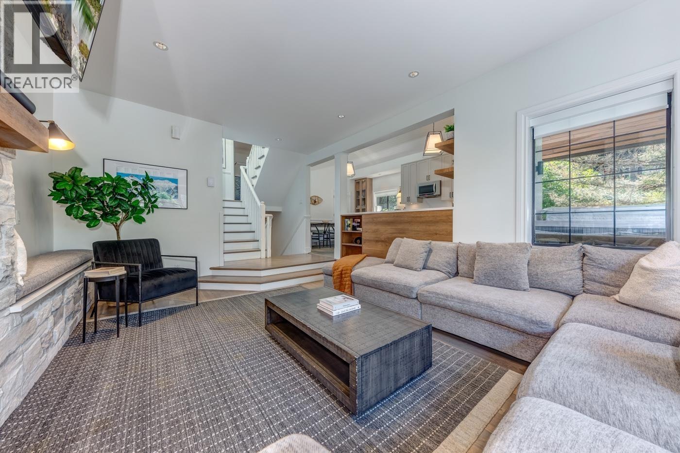 2212 Gondola Way, Whistler, BC, V8E 0B4