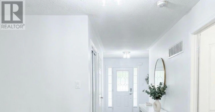 77 Reddenhurst Crescent, Georgina, ON, L4P 4G1 - 2