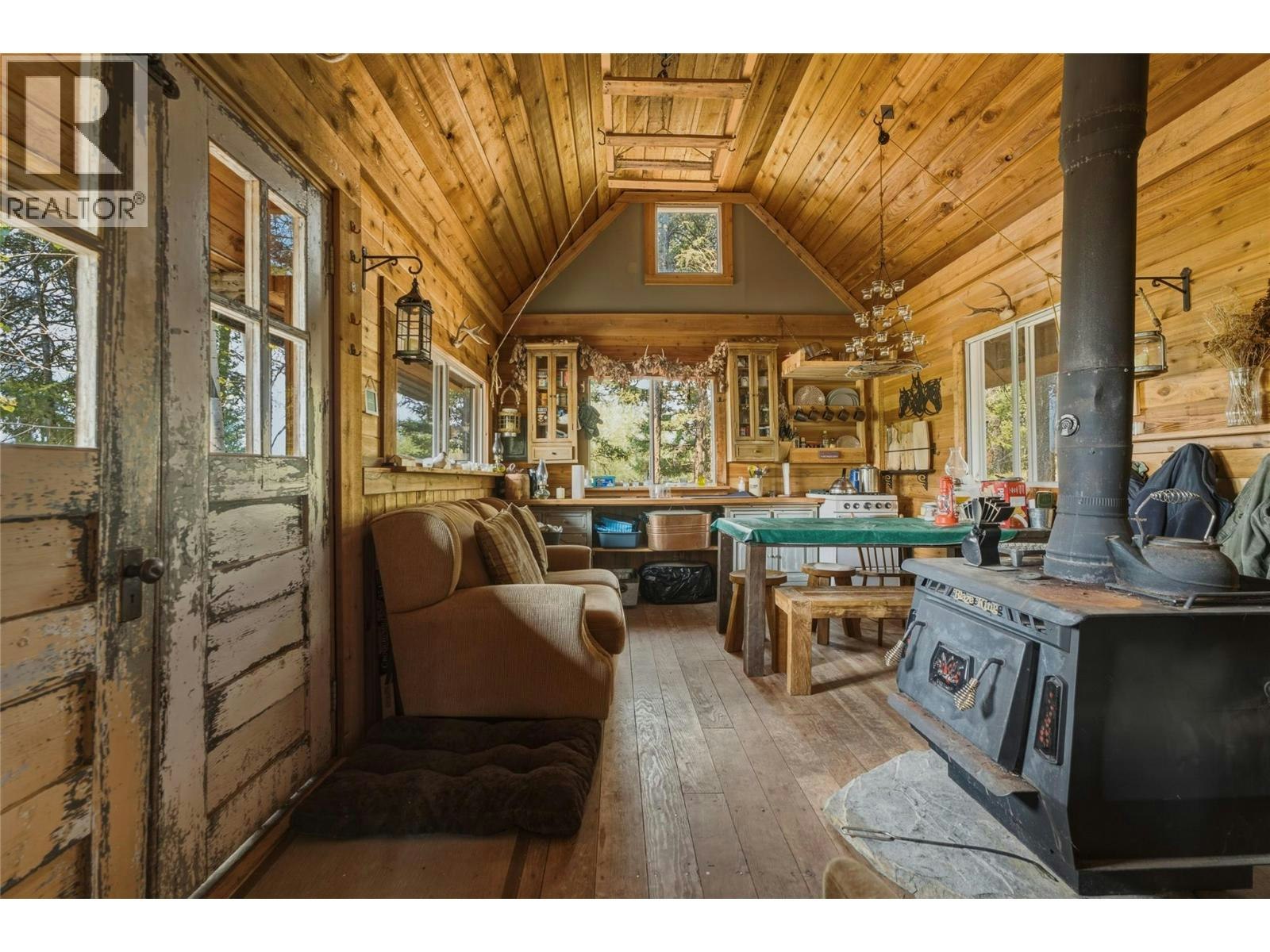 6716 Karjula Road, Falkland, BC, V0E 1W1 - 9