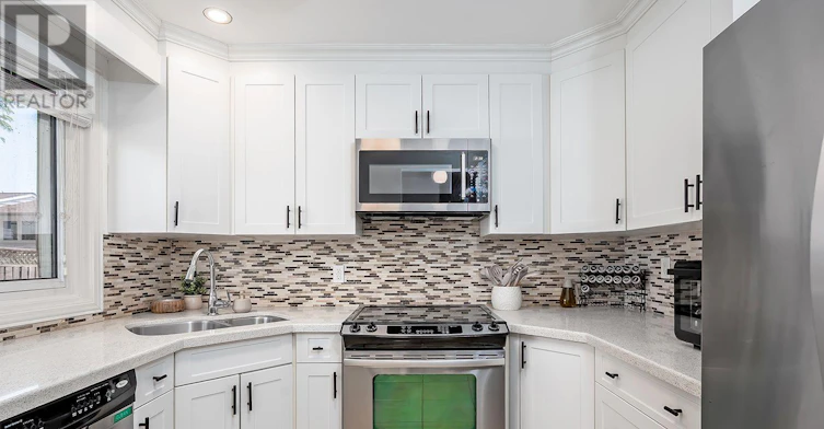 24-61 Sarah Lane, Oakville, ON, L6L 3V2 - 2