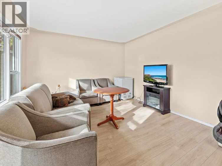 2310 Greenfield Avenue, Kamloops, BC, V2B 4P4 - 6