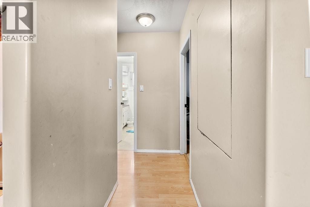 2310 Greenfield Avenue, Kamloops, BC, V2B 4P4 - 11