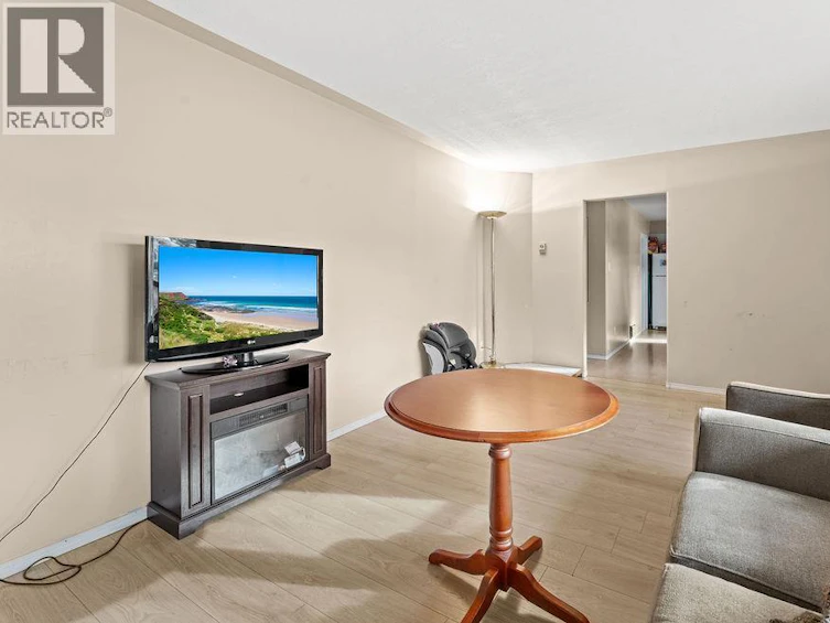 2310 Greenfield Avenue, Kamloops, BC, V2B 4P4 - 4
