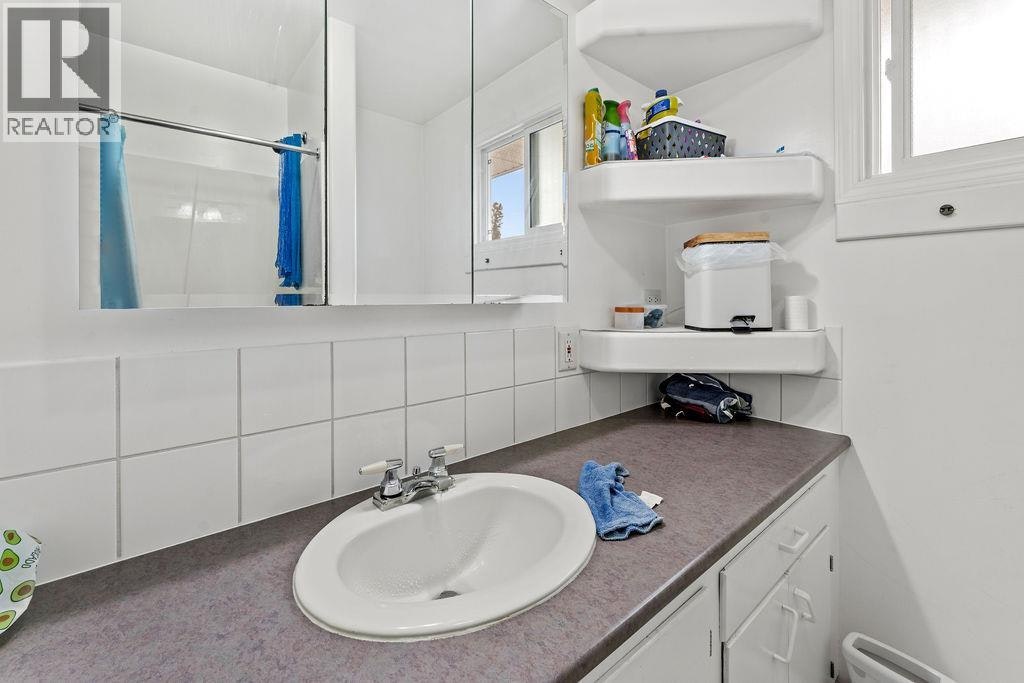 2310 Greenfield Avenue, Kamloops, BC, V2B 4P4 - 16