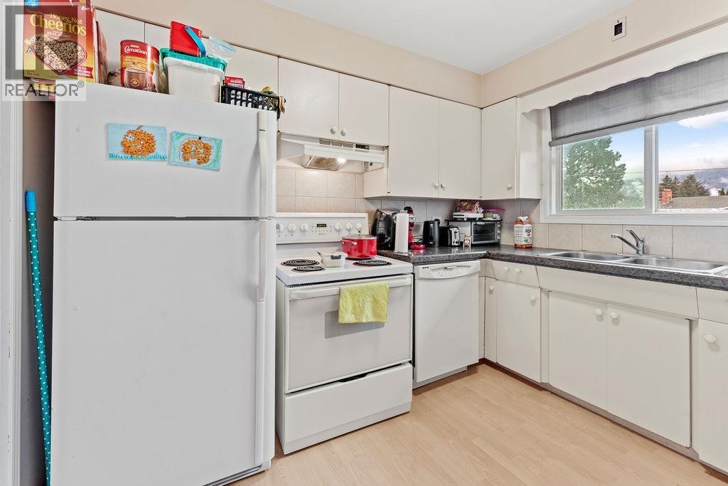 2310 Greenfield Avenue, Kamloops, BC, V2B 4P4 - 8