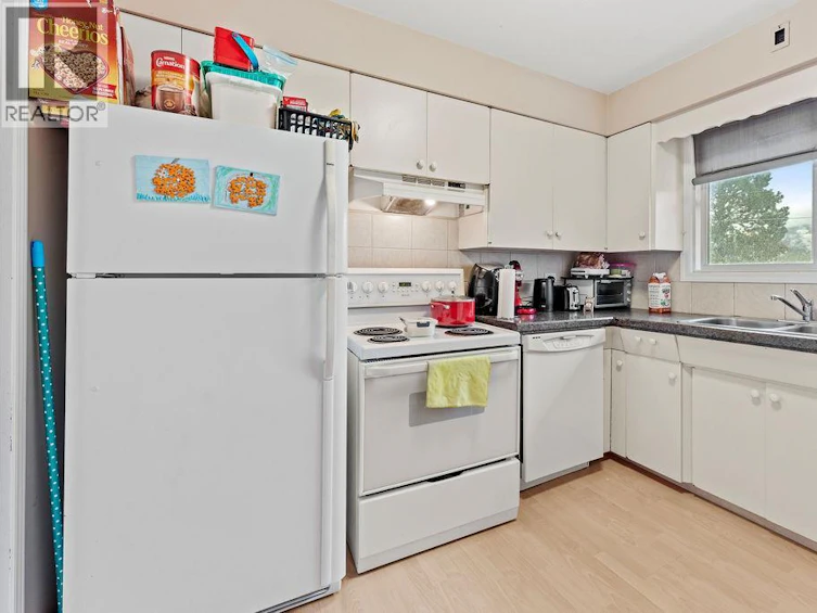 2310 Greenfield Avenue, Kamloops, BC, V2B 4P4 - 8