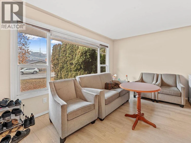 2310 Greenfield Avenue, Kamloops, BC, V2B 4P4 - 3