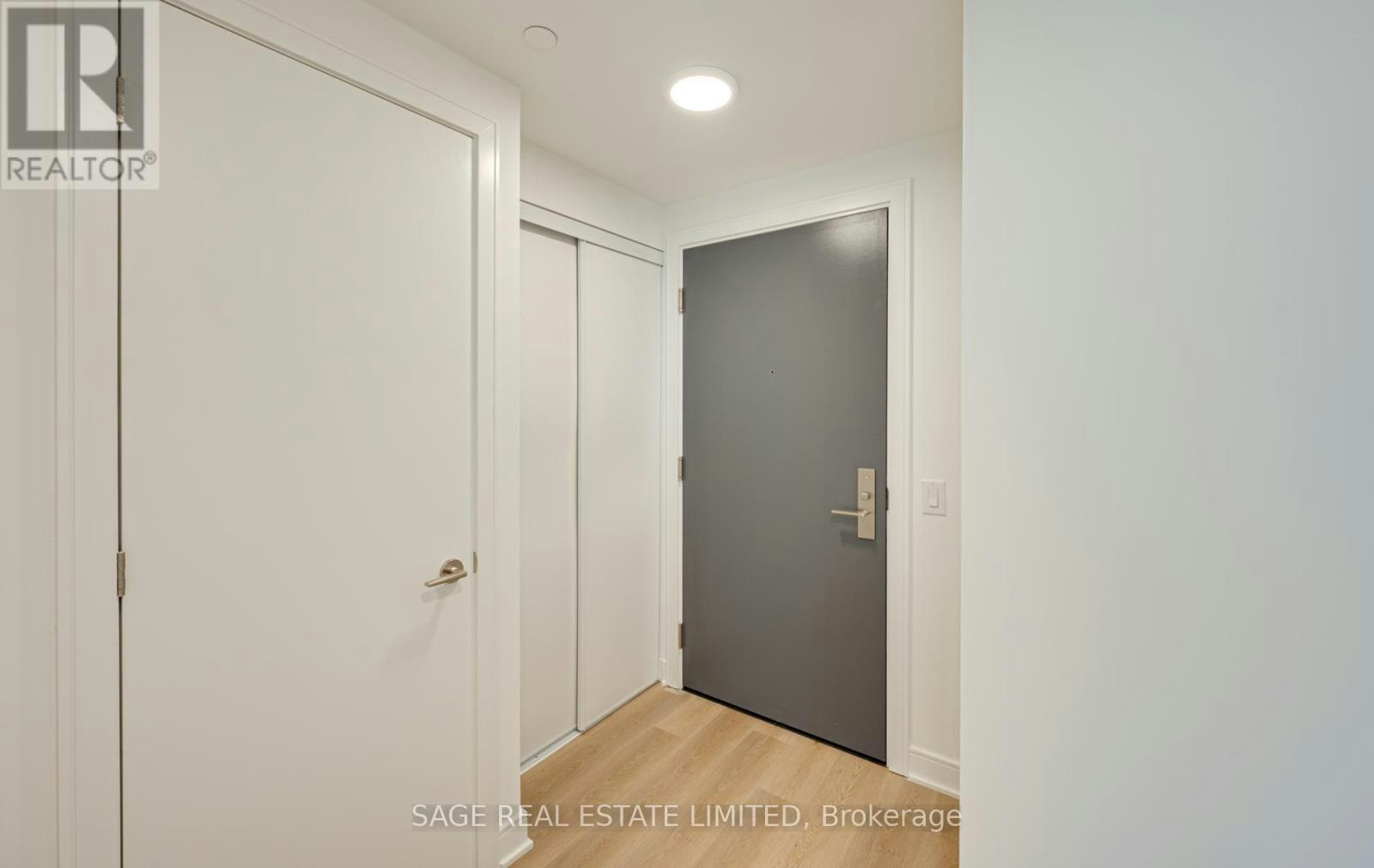 1601-86 Dundas Street E, Mississauga, ON, L5A 0B1 - 4