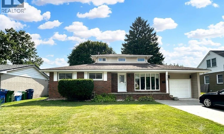 4069 Roseland Drive West
