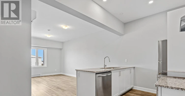 302-979 Russell Road NORTH, Russell, ON, K4R 0L9 - 3