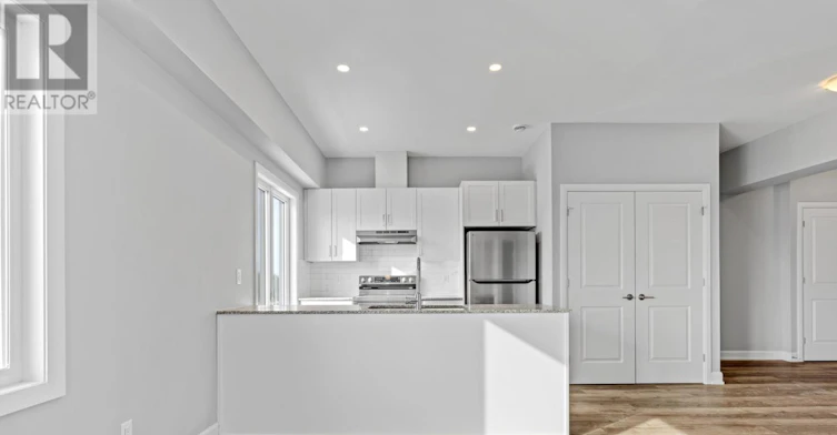 305-979 Russell Road NORTH, Russell, ON, K4R 0L9 - 9