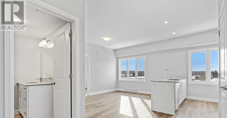 305-979 Russell Road NORTH, Russell, ON, K4R 0L9 - 4