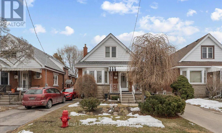 193 Huxley Avenue S