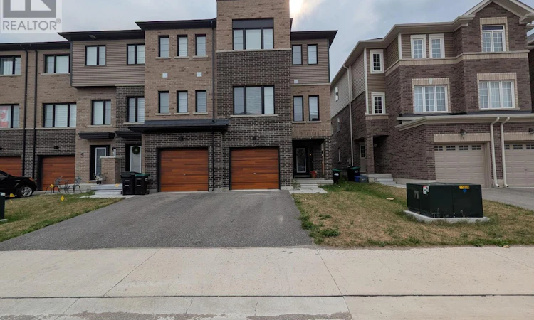 9 Pumpkin Corner Crescent