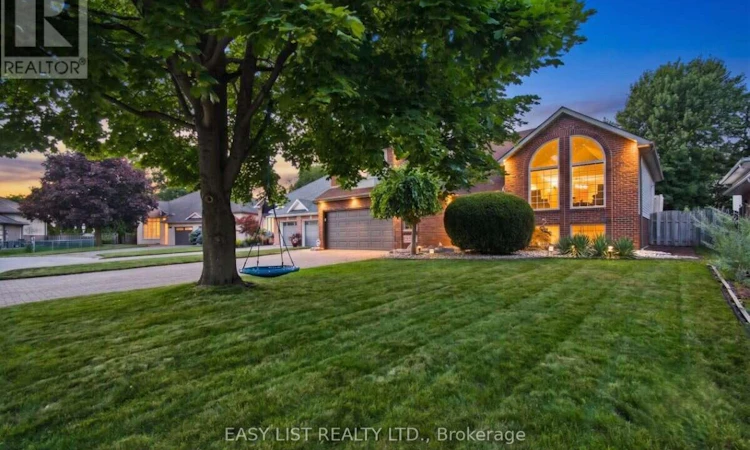 5929 Rosewood Crescent