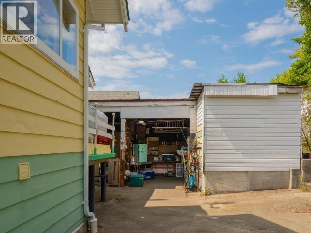 5370 Laburnum Avenue, Powell River, BC - 40