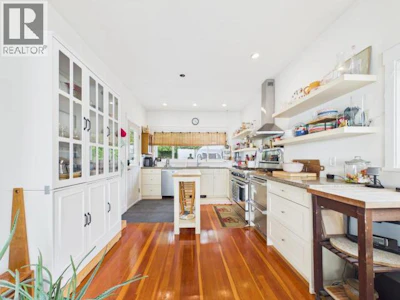 5370 Laburnum Avenue - 5