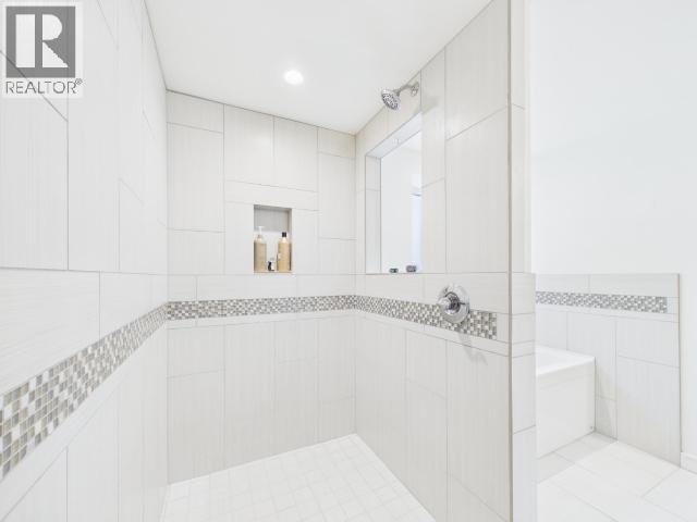 5370 Laburnum Avenue, Powell River, BC - 26