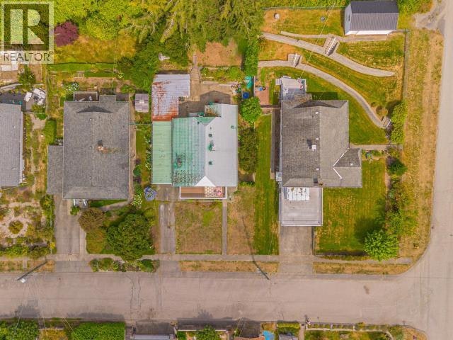 5370 Laburnum Avenue, Powell River, BC - 32