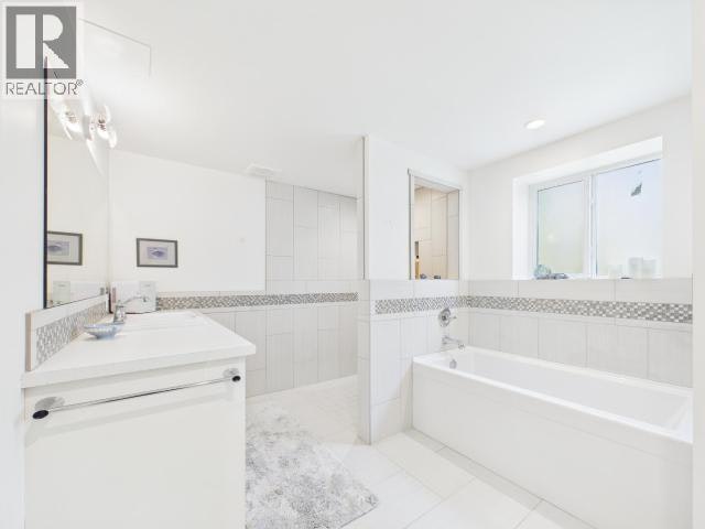 5370 Laburnum Avenue, Powell River, BC - 24