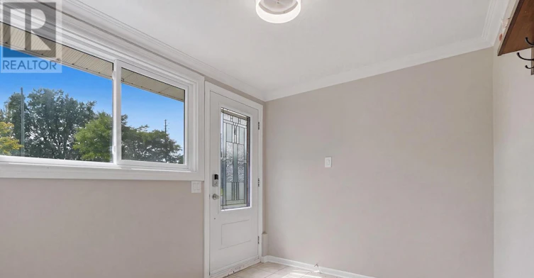 2346 Edwin Crescent, Ottawa, ON, K2C 1H7 - 3
