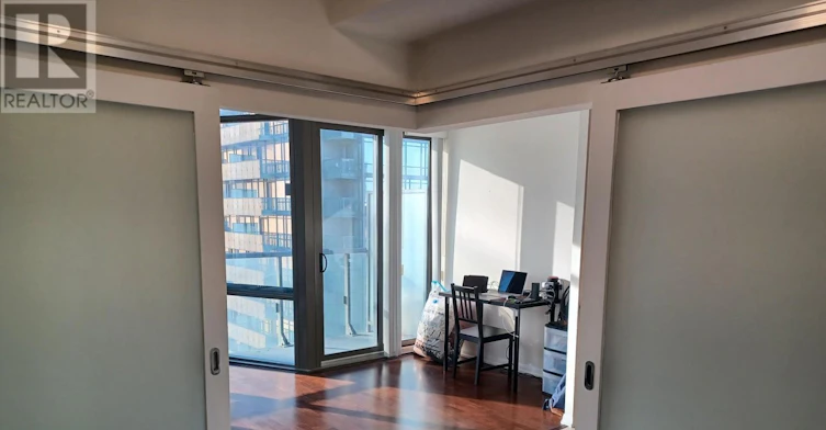 2107-832 Bay Street, Toronto, ON, M5S 1Z6 - 2