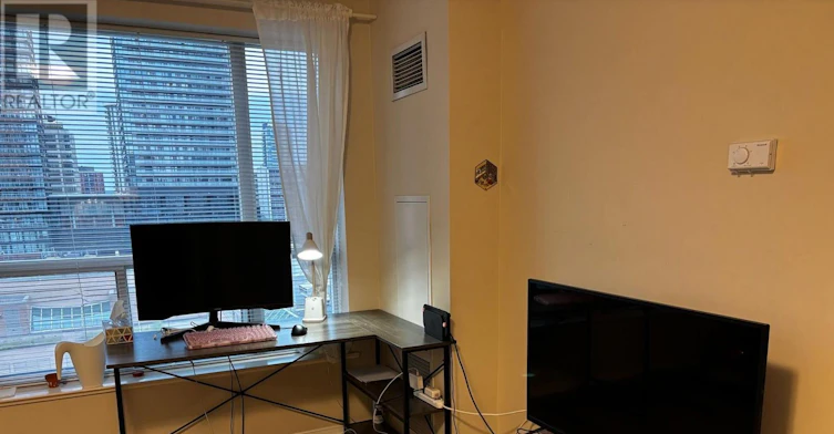 1001-887 Bay Street, Toronto, ON, M5S 3K4 - 3