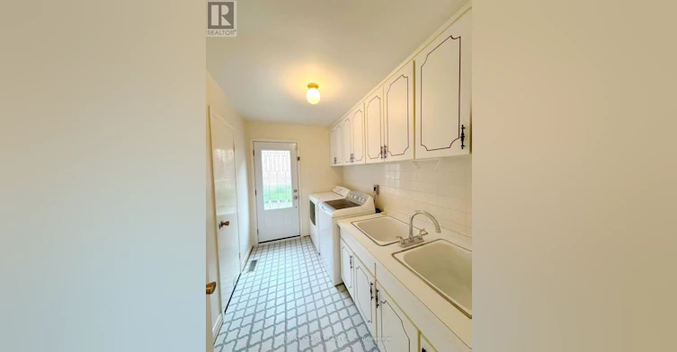 LOWER UNIT-1353 Myron Drive, Mississauga, ON, L5E 2N5 - 4