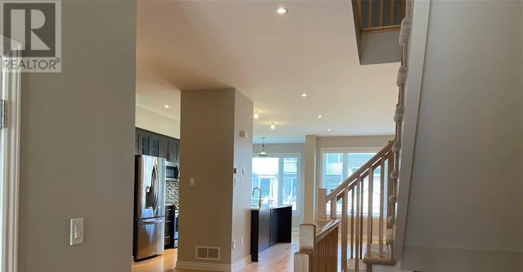 718 Guardian Grove, Ottawa, ON, K1X 0B2 - 4