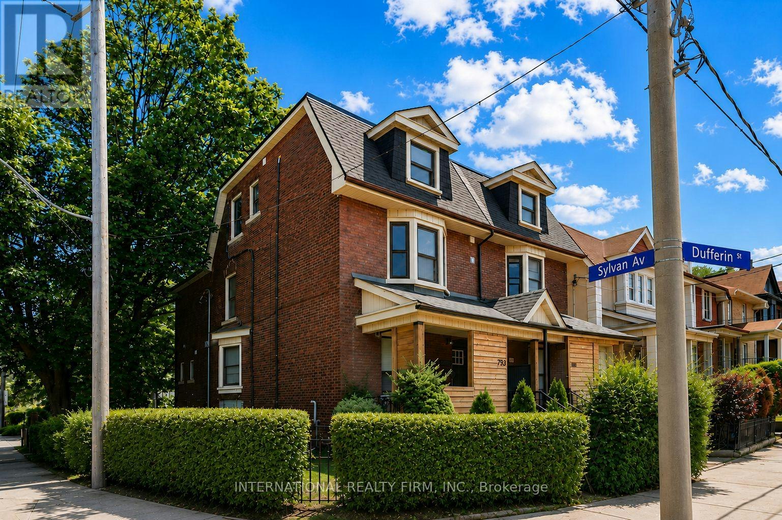 UPPER-793 Dufferin Street, Toronto, ON, M6H 3K8