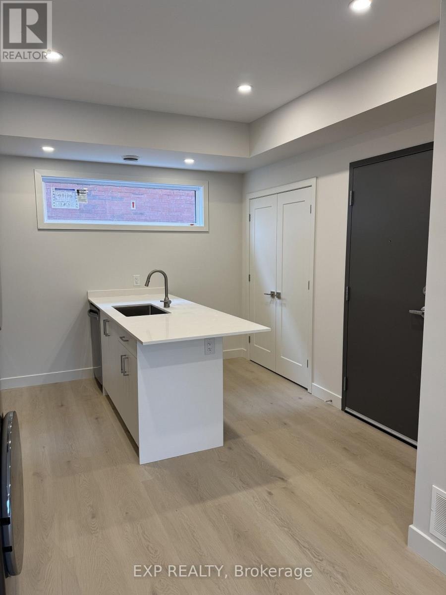 7-1301 Dorchester Avenue, Ottawa, ON, K1Z 8E8 - 4