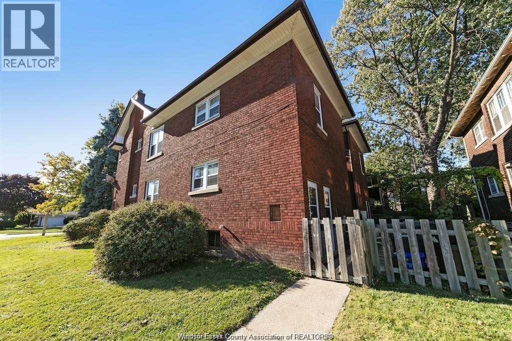 1596 Victoria, Windsor, ON, N8X 1P5 - 4