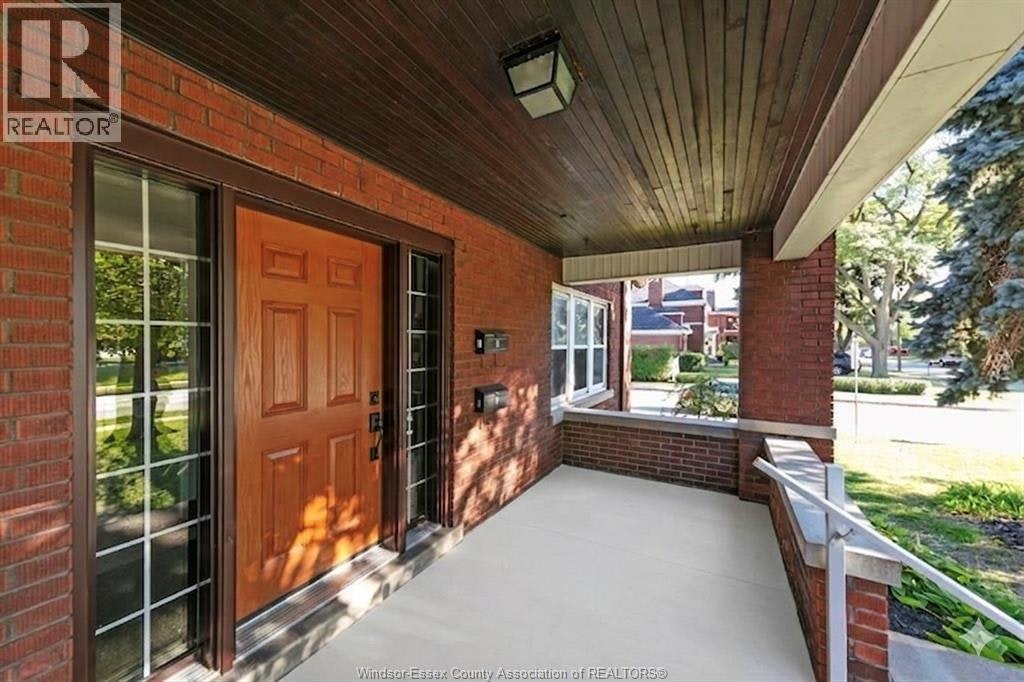 1596 Victoria, Windsor, ON, N8X 1P5 - 3