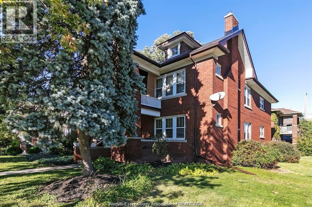 1596 Victoria, Windsor, ON, N8X 1P5