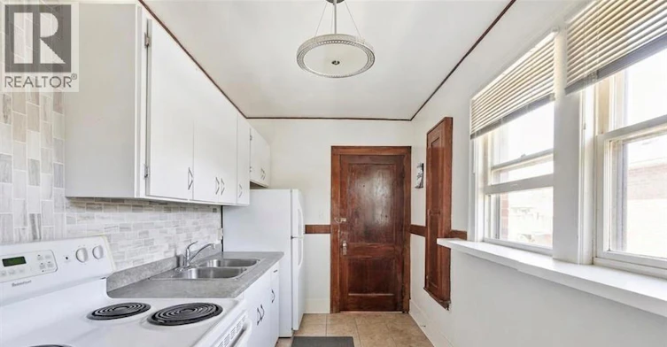 1596 Victoria, Windsor, ON, N8X 1P5 - 5