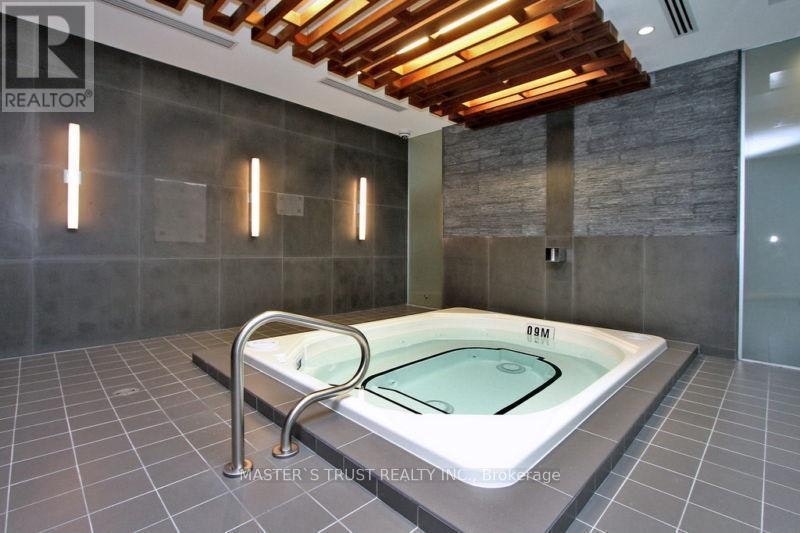 1004-300 Front Street W, Toronto, ON, M5V 0E9 - 12