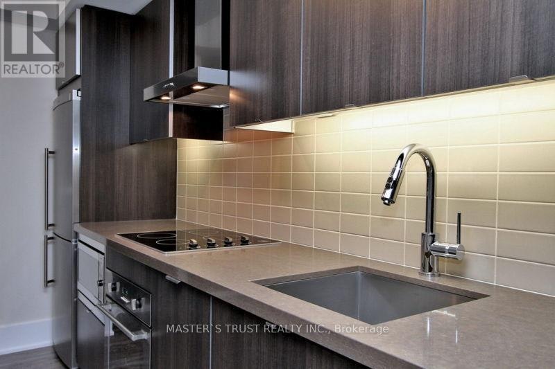 1004-300 Front Street W, Toronto, ON, M5V 0E9 - 3