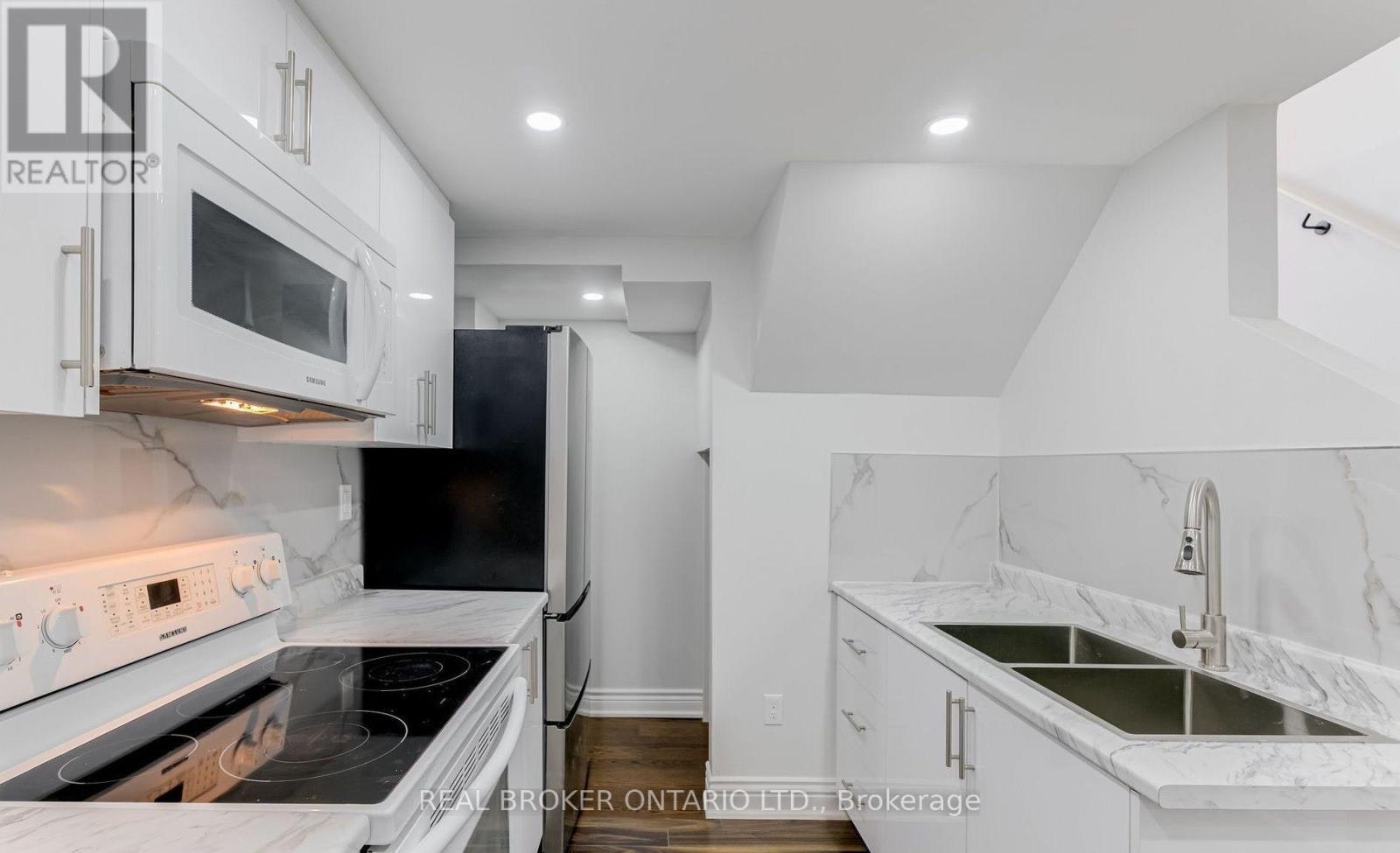 47 Rotary Drive, Toronto, ON, M1B 2J2 - 3