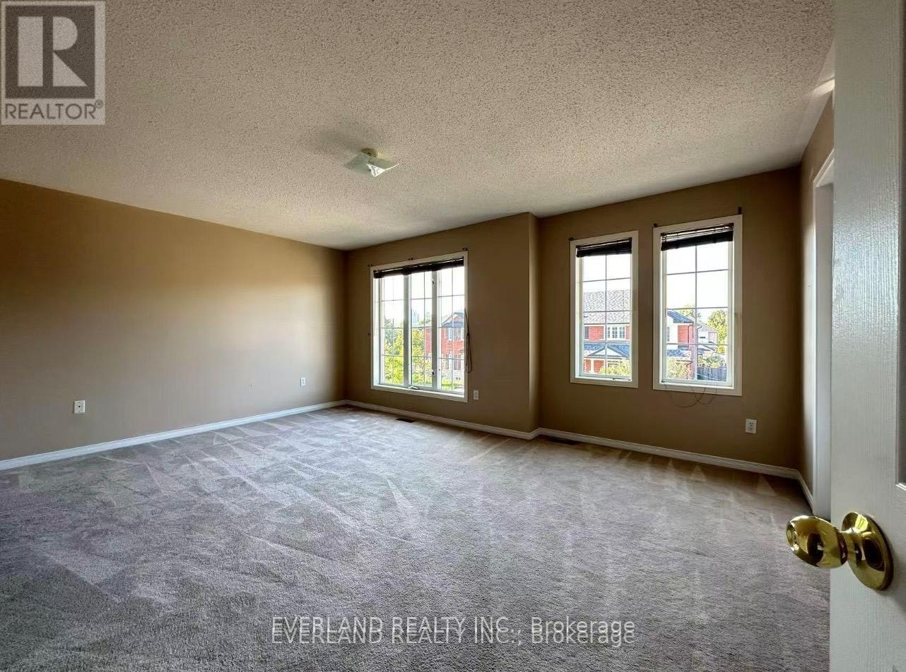 7 Bassett Avenue, Richmond Hill, ON, L4B 4M8 - 6