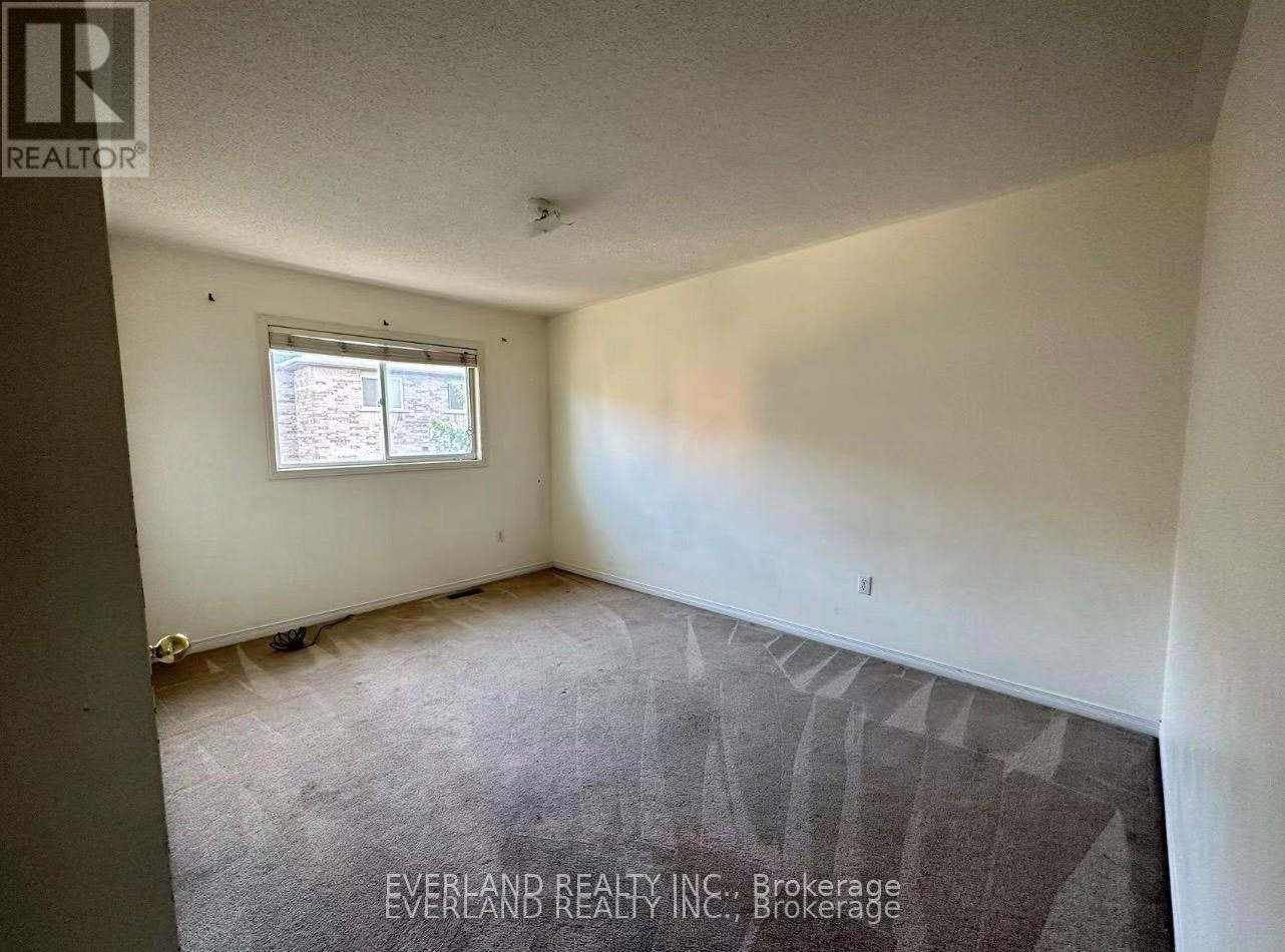 7 Bassett Avenue, Richmond Hill, ON, L4B 4M8 - 5