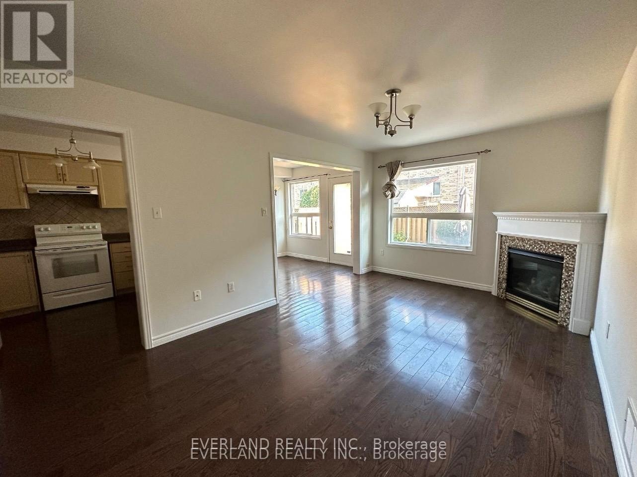 7 Bassett Avenue, Richmond Hill, ON, L4B 4M8 - 2