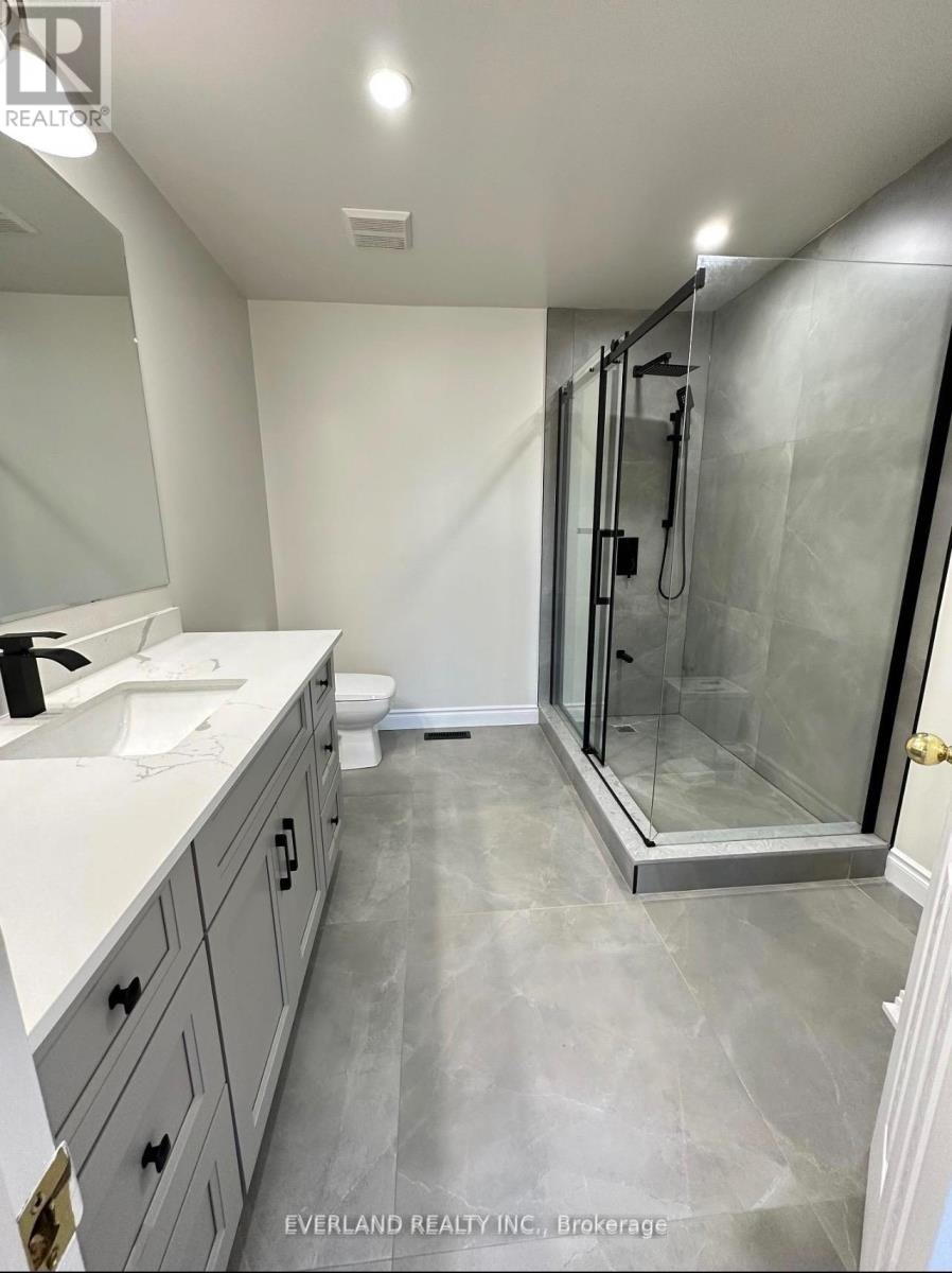 7 Bassett Avenue, Richmond Hill, ON, L4B 4M8
