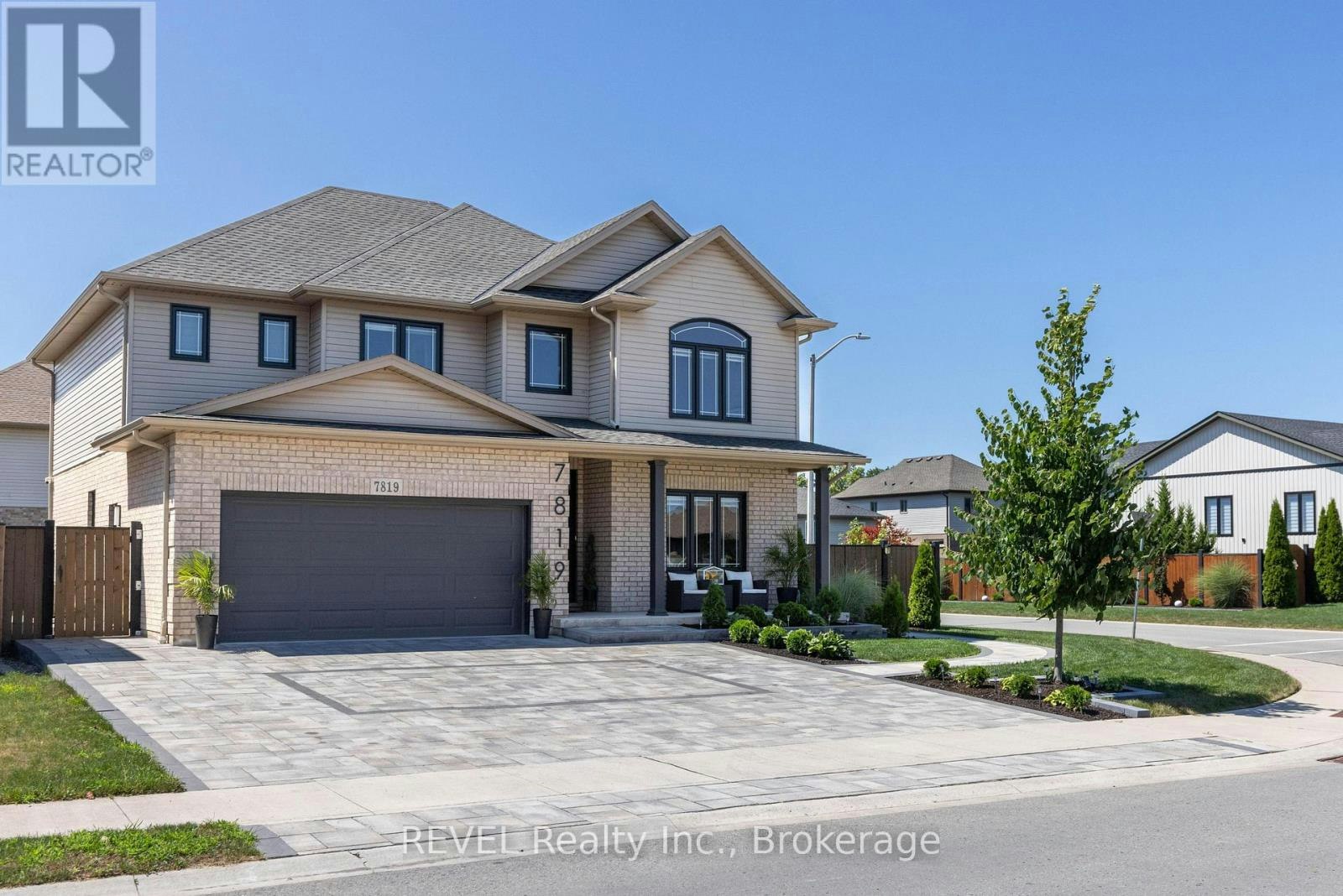 7819 Pender Street, Niagara Falls, ON, L2G 0H3
