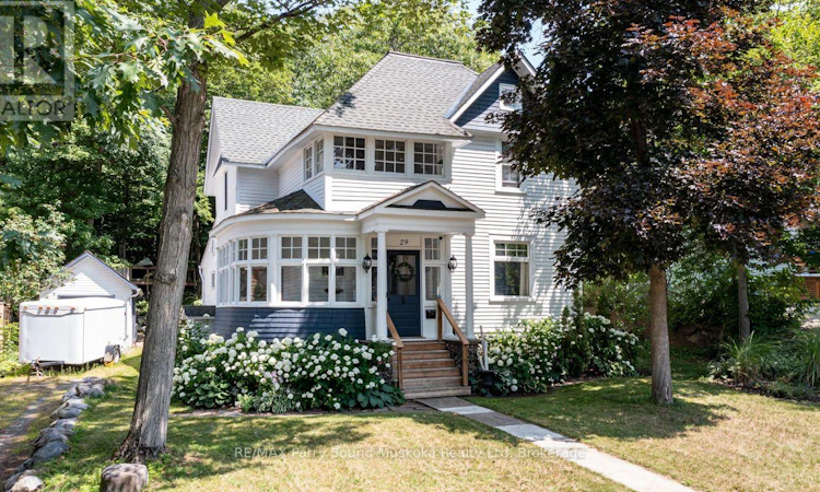 29 Waubeek Street