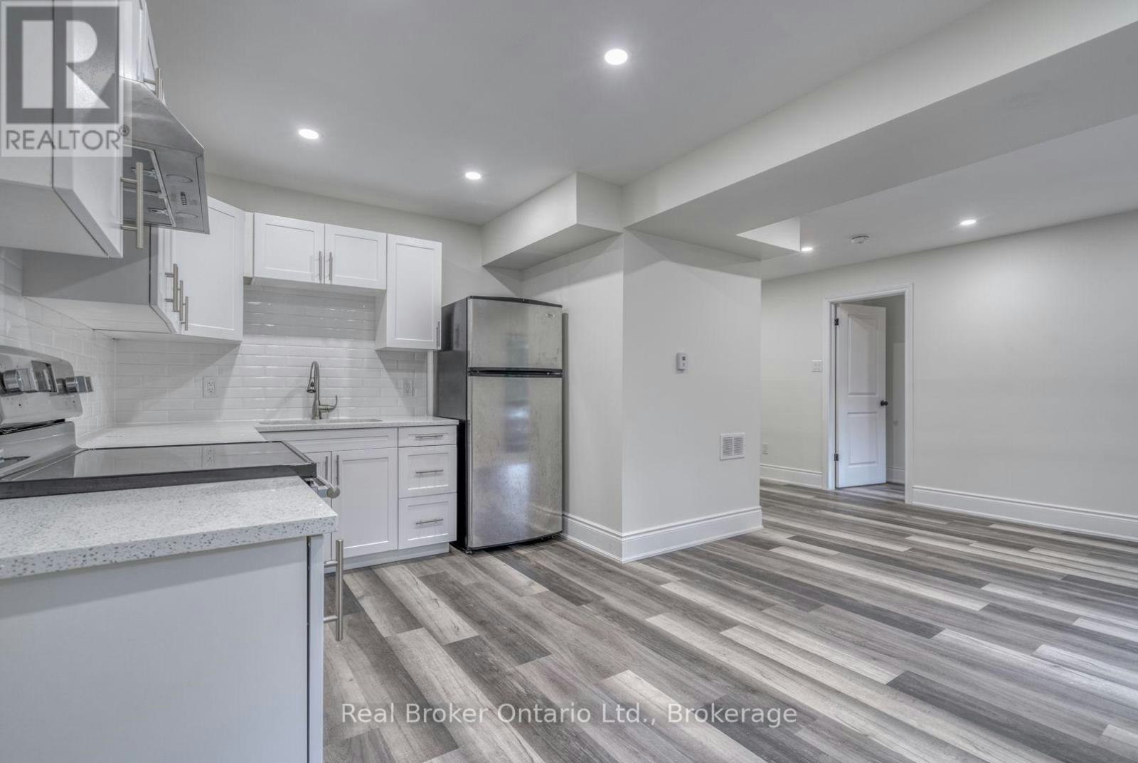 1-220 Caroline Street S, Hamilton, ON, L8P 3L4 - 9