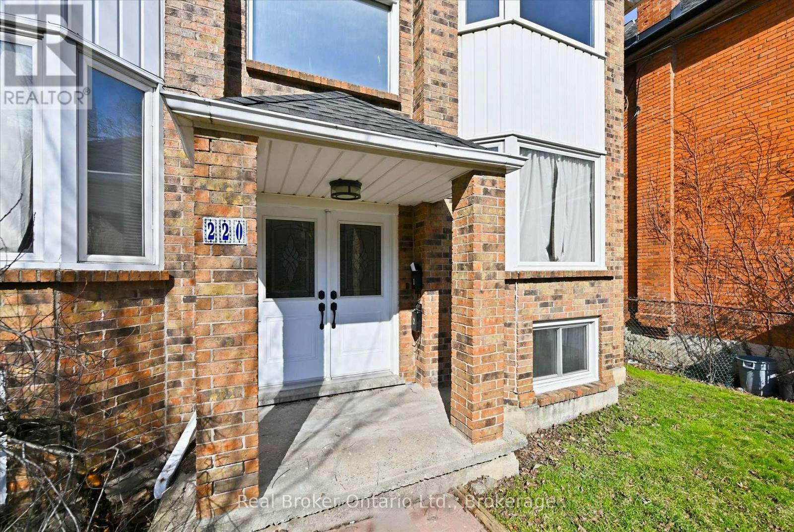 1-220 Caroline Street S, Hamilton, ON, L8P 3L4 - 2